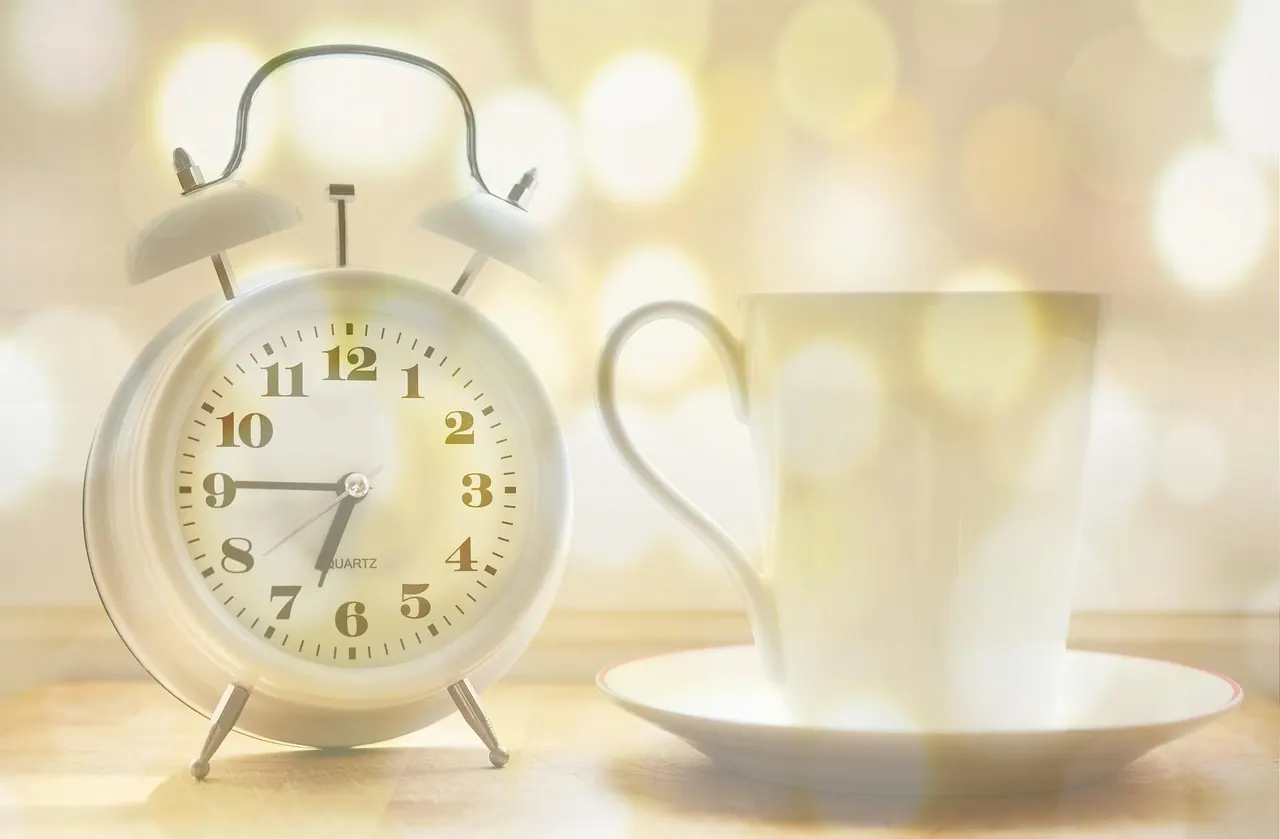 alarm clock, coffee pot, time, wake up, time display, ring the bell, have breakfast, good morning, alarm clock time, stand up, tomorrow, clock, memory, moment, punctuality, in time. Resolving a fictional repost that moved a portrait into a promotional account case
