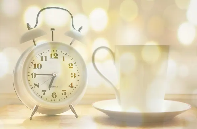 alarm clock, coffee pot, time, wake up, time display, ring the bell, have breakfast, good morning, alarm clock time, stand up, tomorrow, clock, memory, moment, punctuality, in time. Resolving a fictional repost that moved a portrait into a promotional account case