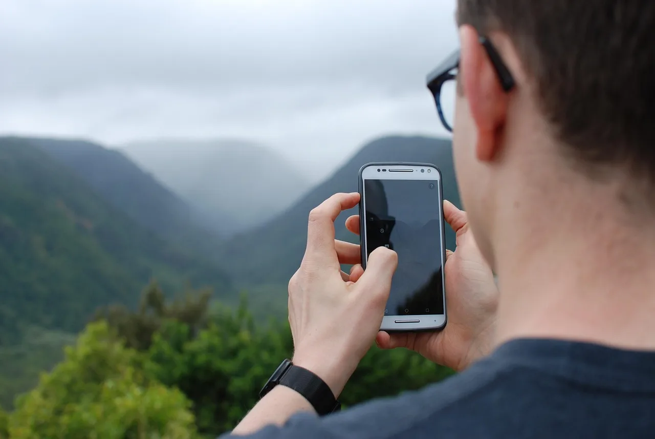 mobile phone, person, smartphone, taking photo, mobile phone, mobile phone, mobile phone, smartphone, smartphone, smartphone, smartphone, smartphone. Intimate image situations compared: consensual sharing, nonconsensual distribution and sextortion
